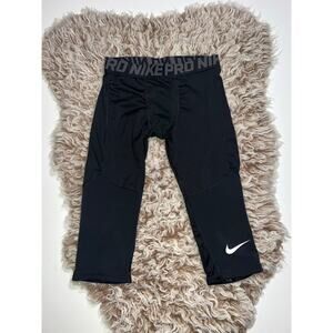 Nike pro kids black compression capris